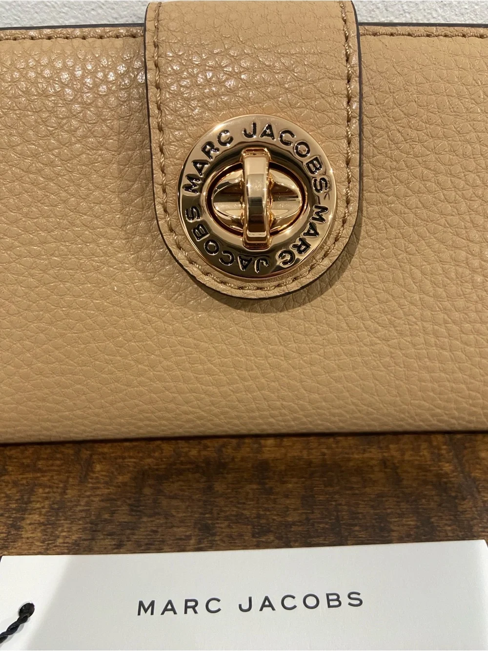 Marc Jacobs Signet Turnlock Slim Wallet in the Color Iced Coffee